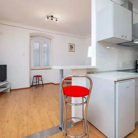 1 Bedroom Lovely In Dom wakacyjny Vodnjan