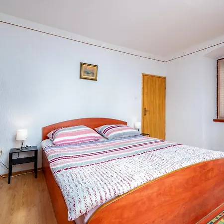 1 Bedroom Lovely In *