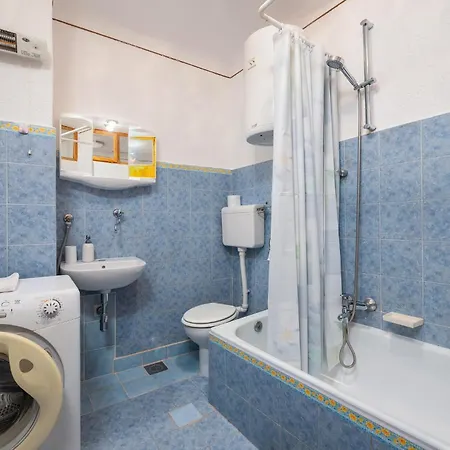 1 Bedroom Lovely In Dom wakacyjny Vodnjan